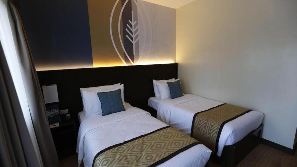 Whitewoods Convention And Leisure Hotel Silang Exterior photo