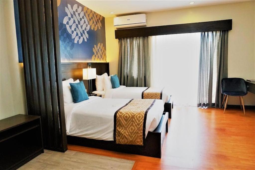 Whitewoods Convention And Leisure Hotel Silang Exterior photo